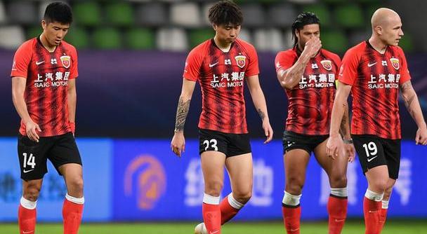 包含上港遭遇困境，如何突破对手防线的词条