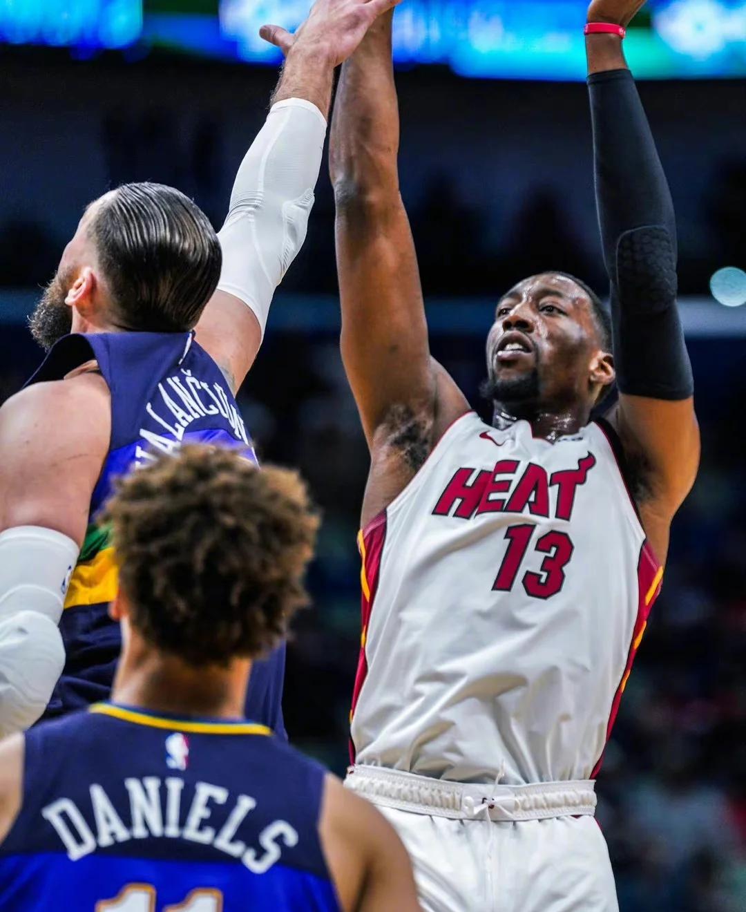 雷火电竞合作-本周末将迎来精彩比赛，球员备战热火朝天