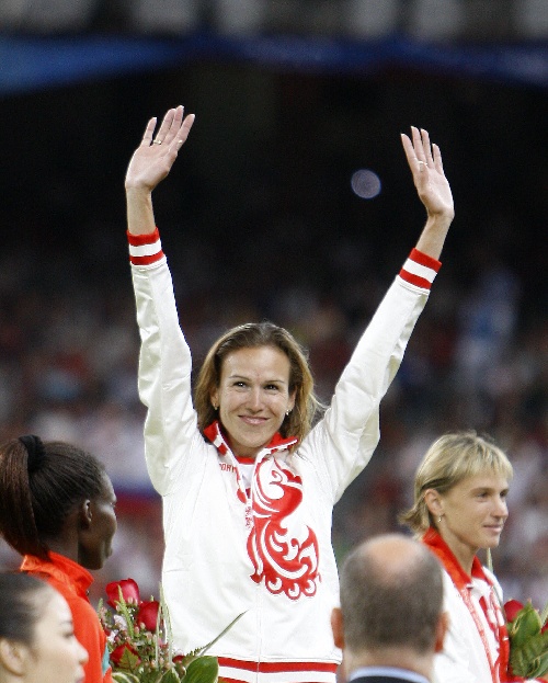 雷火电竞-俄罗斯田径选手突破自己最佳成绩，登顶领奖台的简单介绍