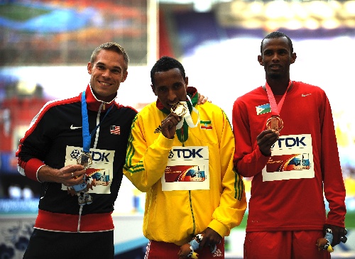 俄罗斯田径选手突破自己最佳成绩，登顶领奖台的简单介绍