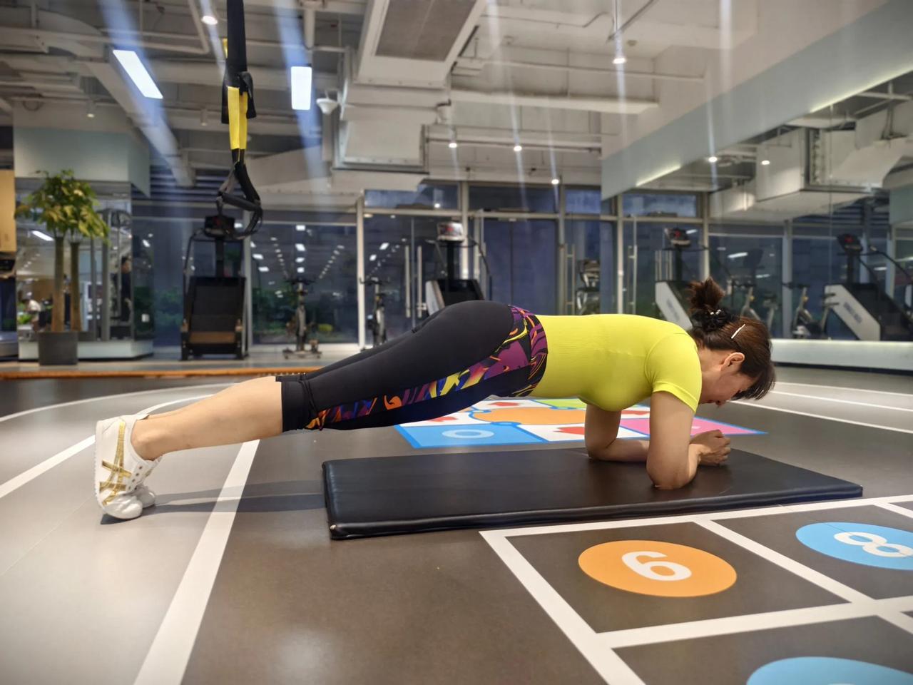 雷火电竞充值-包含坚持到底：女足运动员不畏艰难坚持训练的词条