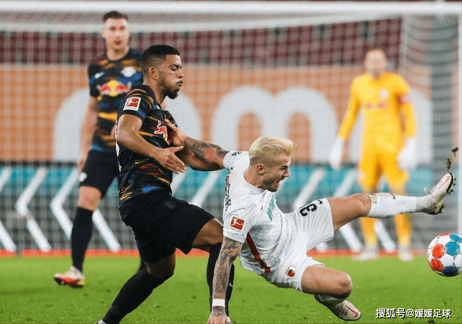 关于奥格斯堡战平对手，暂时保持在中游积分榜位置的信息