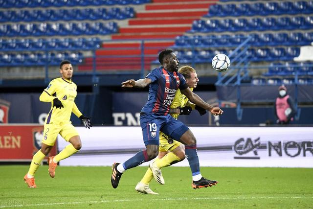 雷火电竞网站-卡昂主场一球险胜图卢兹，争夺三分的简单介绍