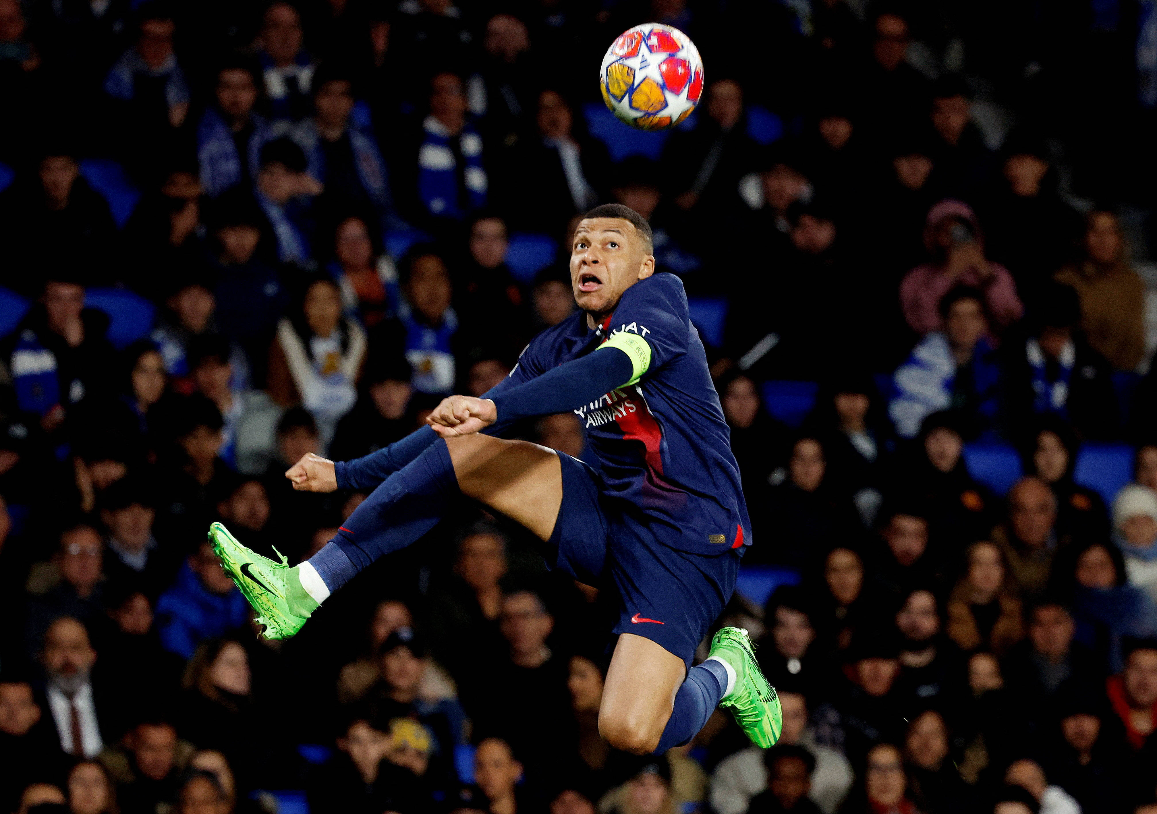 欧冠赛事中球员贡献精彩进球