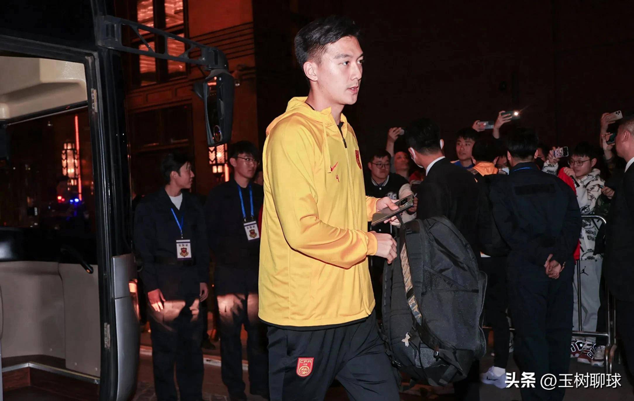 上海申花再遭逆转，球迷呼吁换帅的简单介绍