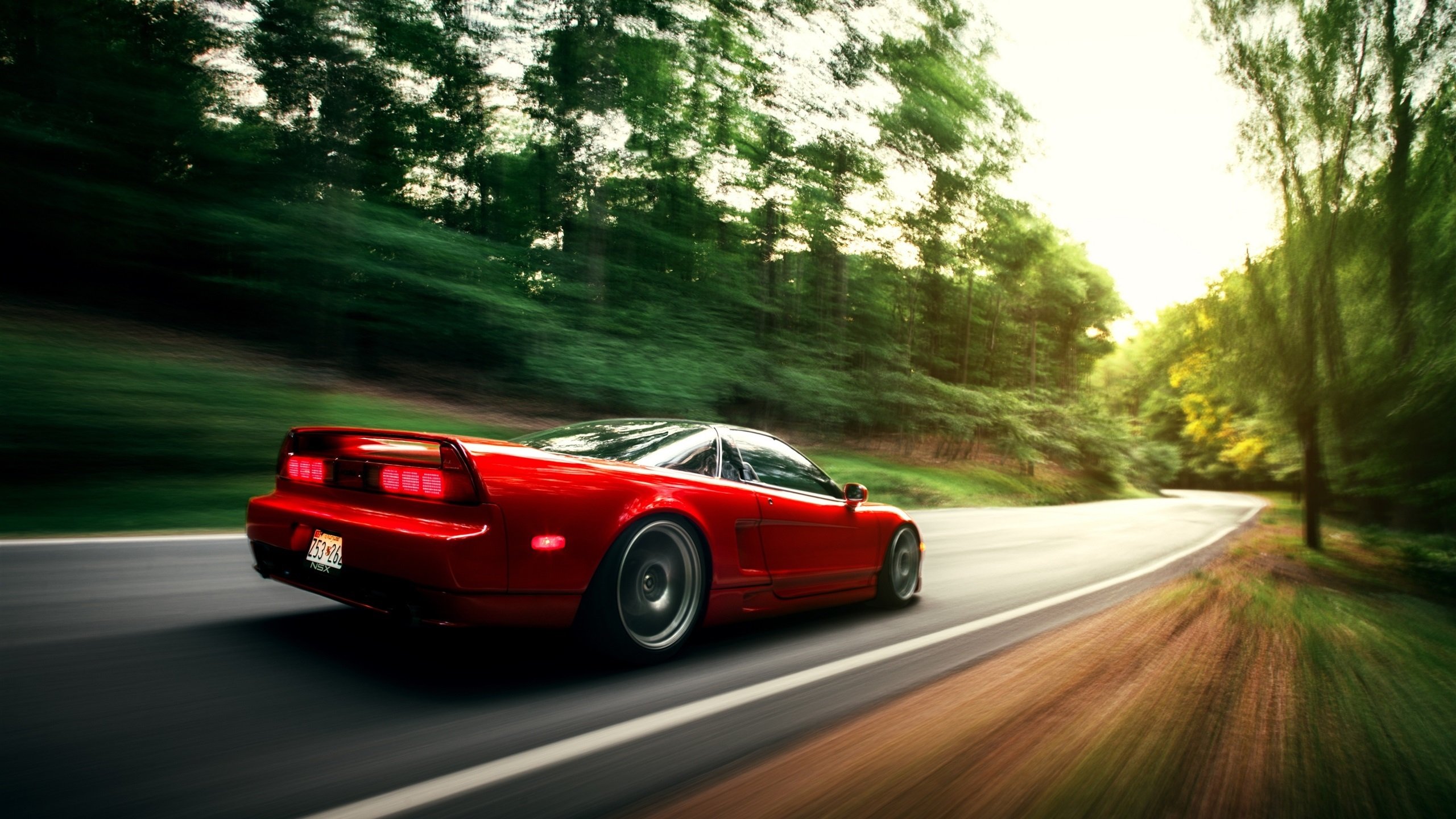 跨界硬仗，当F1街道赛的轮胎尖叫遇见阿圭罗的绝杀基因